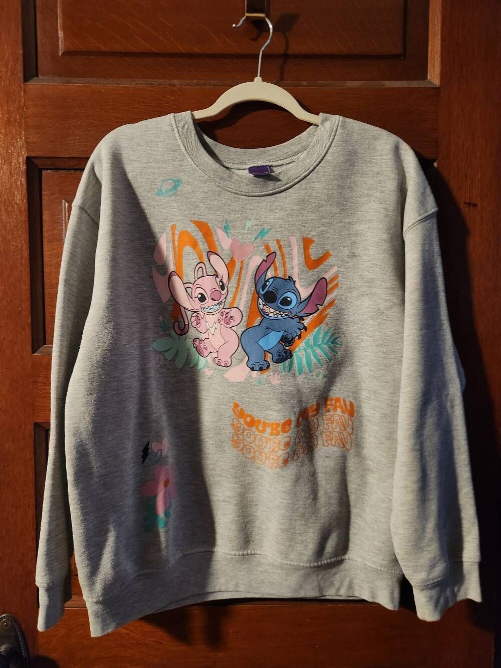 Disney Lilo And Stitch Women's XL Pullover Sweatshirt Cropped Light Gray
